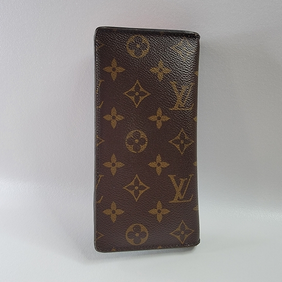 LOUIS VUITTON LV Logo Rubber Patch Brazza Long Wallet - Picture 3 of 13